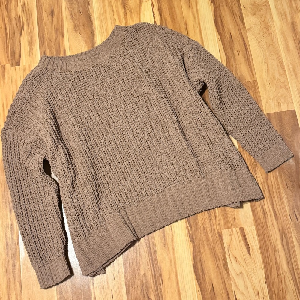 American Eagle | Round Neck Knit Sweater